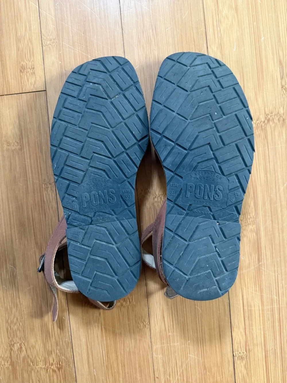 Pons Classic Strap Avarca Sandal, size 9 - Picture 2 of 4
